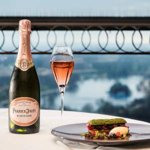 Proef even de Champagne Perrier-Jouët Grand Brut en je zal ontdekken waarom deze champagne tot de bestverkochte champagnes behoort.